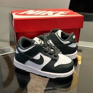 ✨ Nike Kids' Toddler Dark Green and White Sneakers |